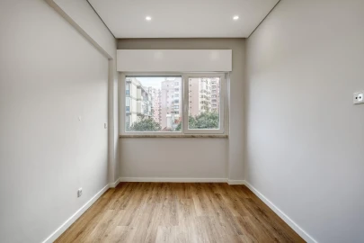 Apartamento T3 para Venda em São Domingos de Benfica