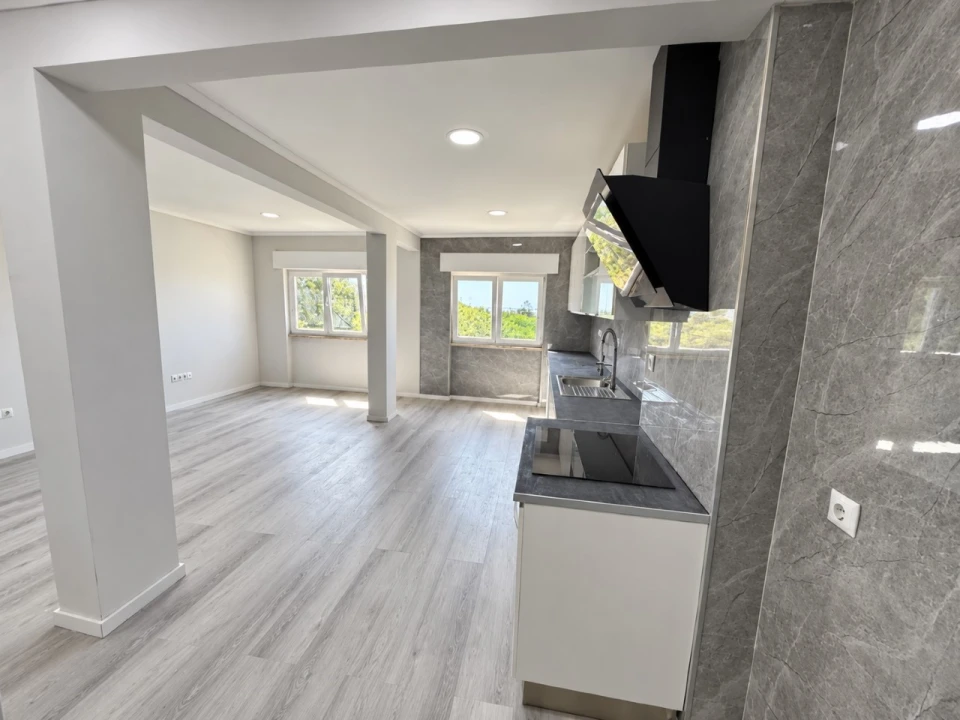 Apartamento T2 para Venda em Setubal (São Sebastião) Foto 1