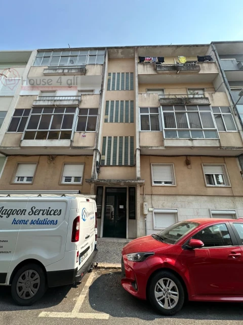 Quarto para Arrendamento em Benfica