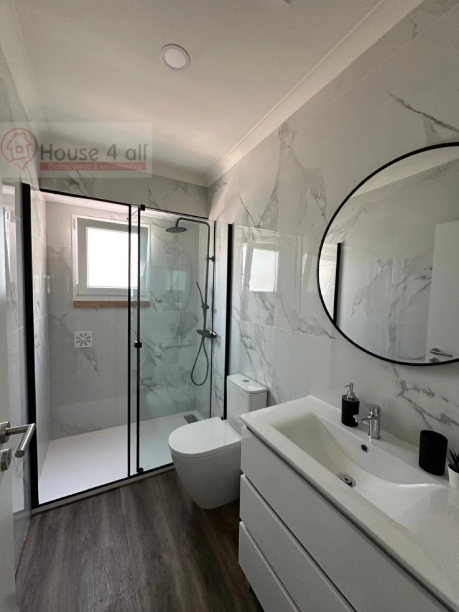 Quarto para Arrendamento em Benfica Foto 13