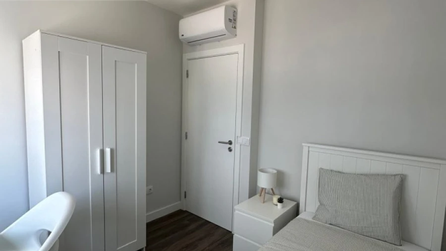 Quarto para Arrendamento em Benfica