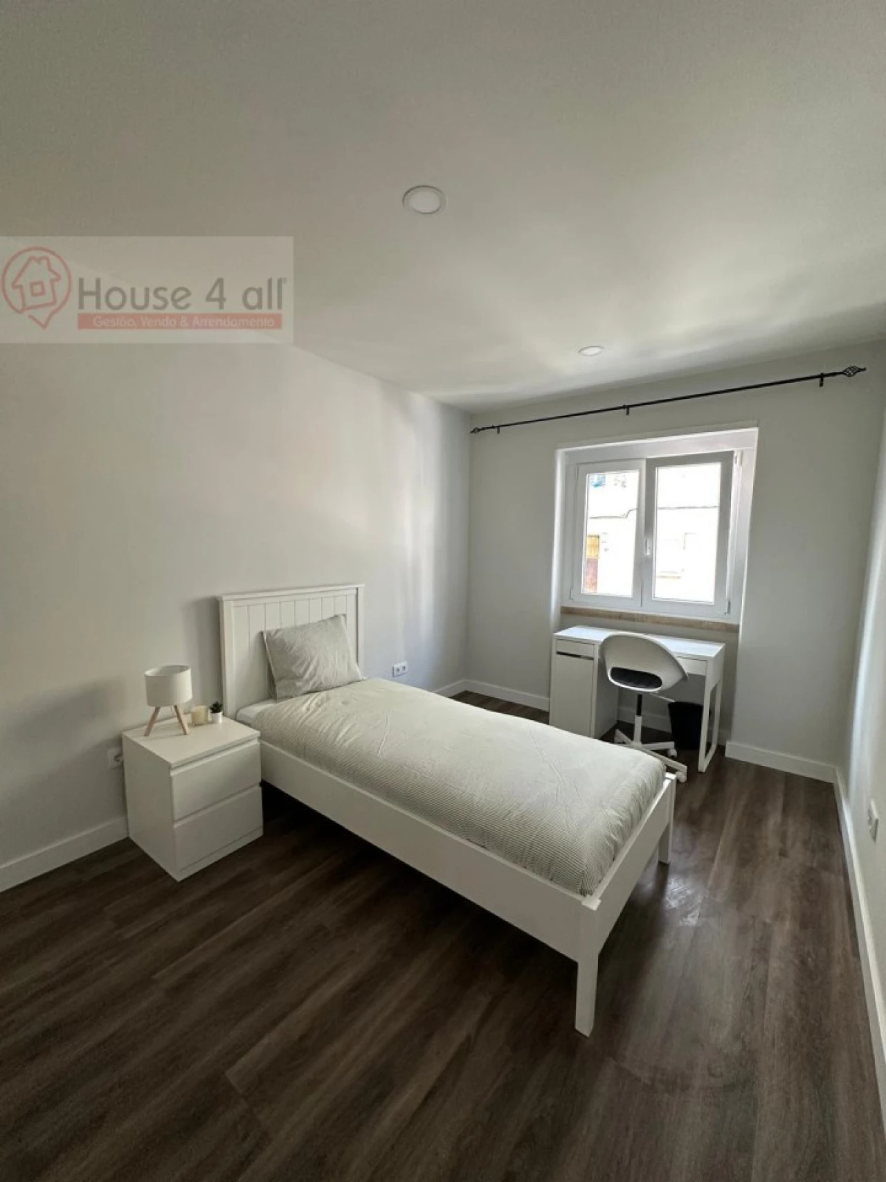 Quarto para Arrendamento em Benfica Foto 1