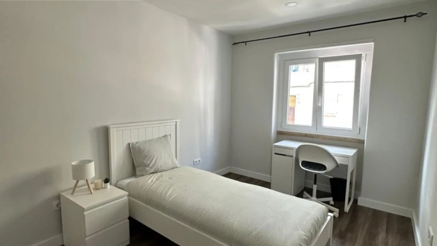 Quarto para Arrendamento em Benfica