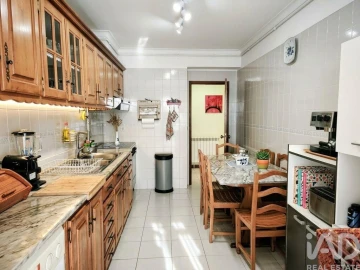 Apartamento T3 para Venda em Subportela, Deocriste e Portela Susã