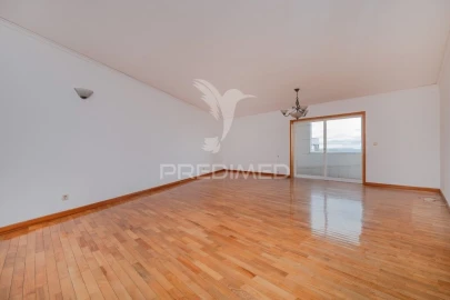 Apartamento T3 para Venda em Ferreiros e Gondizalves