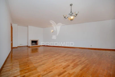 Apartamento T3 para Venda em Ferreiros e Gondizalves
