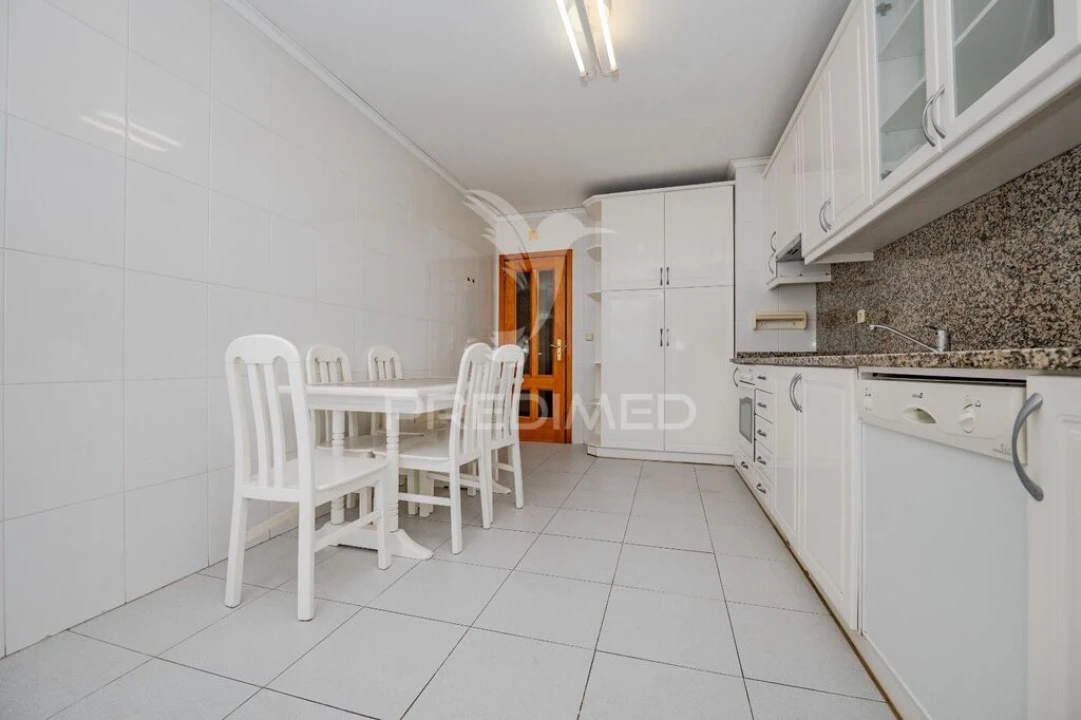Apartamento T3 para Venda em Ferreiros e Gondizalves Foto 11