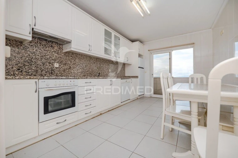 Apartamento T3 para Venda em Ferreiros e Gondizalves Foto 14
