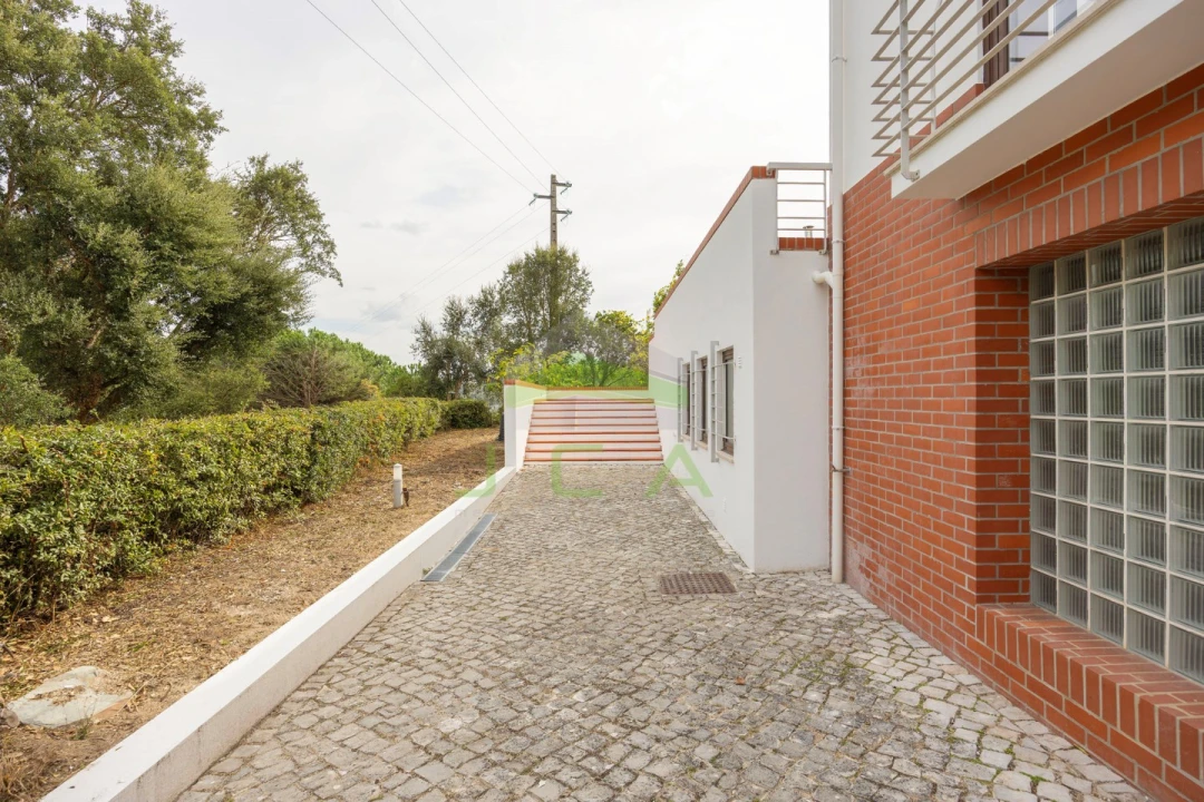 Moradia T6 para Venda em Leiria, Pousos, Barreira e Cortes Foto 9