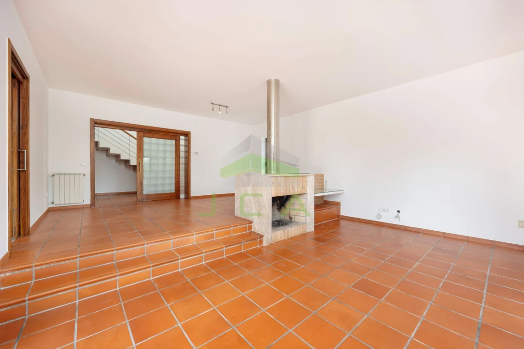 Moradia T6 para Venda em Leiria, Pousos, Barreira e Cortes Foto 14