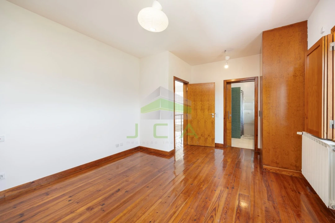 Moradia T6 para Venda em Leiria, Pousos, Barreira e Cortes Foto 48