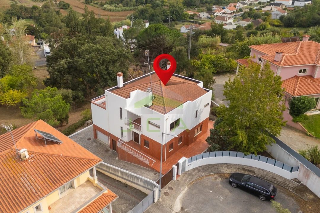 Moradia T6 para Venda em Leiria, Pousos, Barreira e Cortes Foto 58
