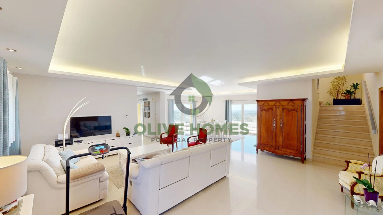 Moradia T6 para Venda em Santa Barbara de Nexe Foto 22