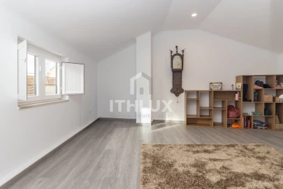 Moradia T4 para Venda em Alhos Vedros
