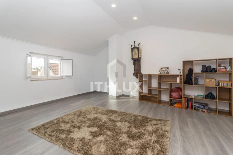 Moradia T4 para Venda em Alhos Vedros Foto 48