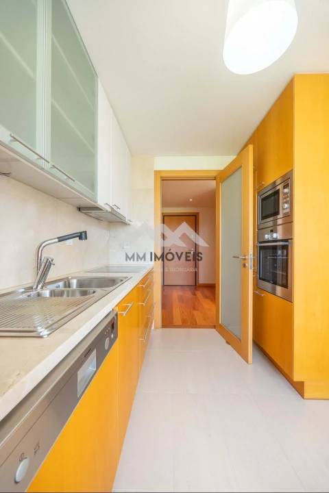 Apartamento T1 para Arrendamento em Santa Marinha e São Pedro da Afurada