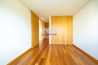 Apartamento T1 para Arrendamento em Santa Marinha e São Pedro da Afurada
