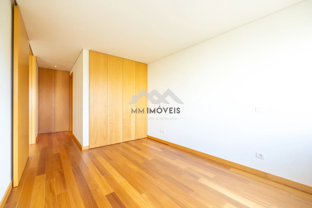 Apartamento T1 para Arrendamento em Santa Marinha e São Pedro da Afurada Foto 2