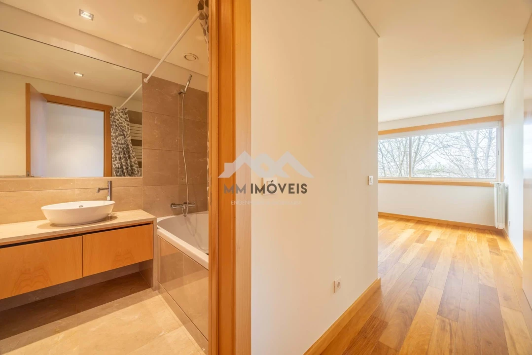 Apartamento T1 para Arrendamento em Santa Marinha e São Pedro da Afurada Foto 13