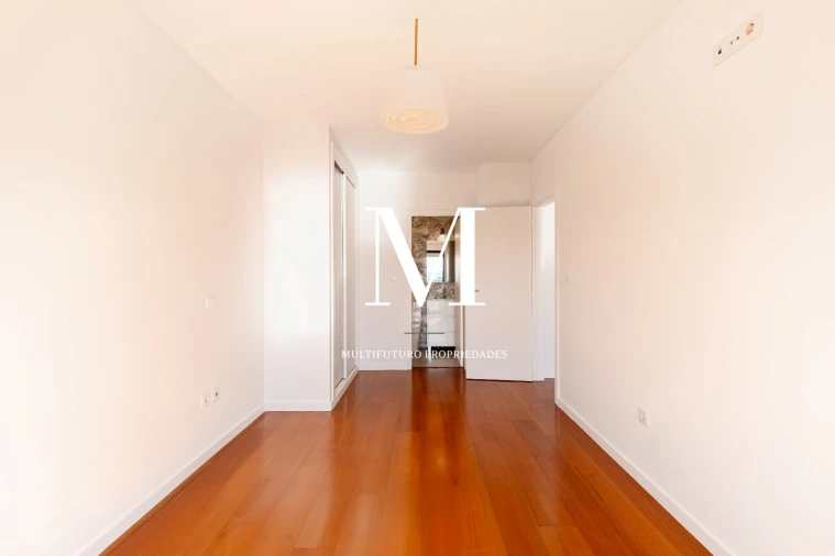 Apartamento T2 para Venda em Valongo Foto 14