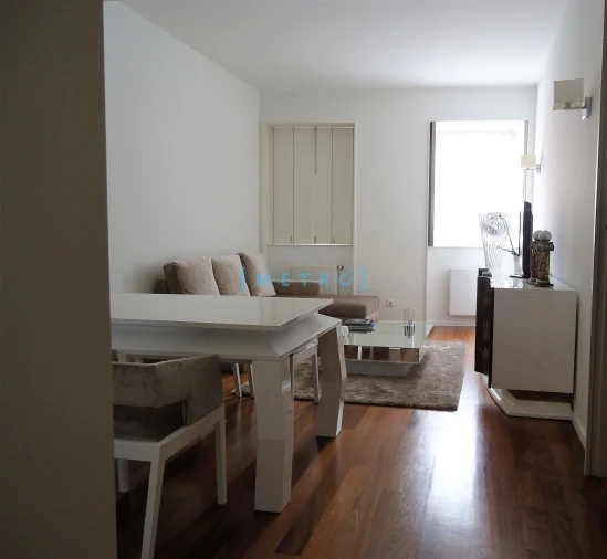 Apartamento T1 para Arrendamento em Aldoar, Foz do Douro e Nevogilde Foto 2