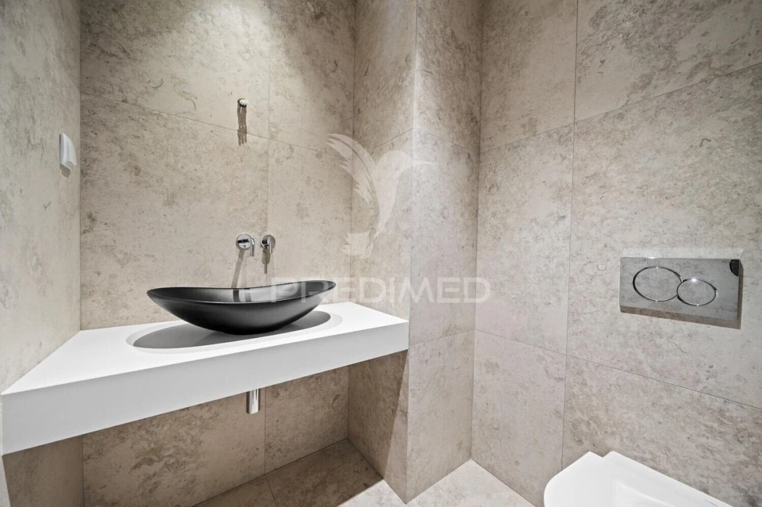 Apartamento T3 para Venda em Estreito de Camara de Lobos Foto 8