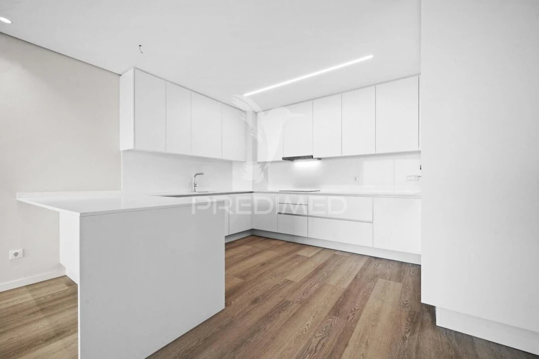 Apartamento T3 para Venda em Estreito de Camara de Lobos Foto 4