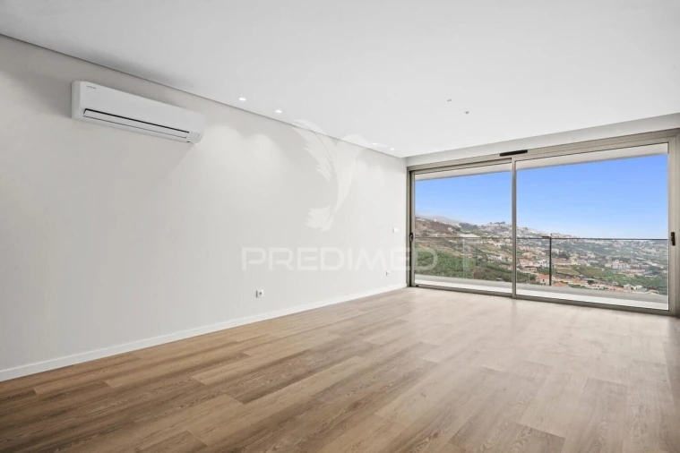 Apartamento T3 para Venda em Estreito de Camara de Lobos Foto 6