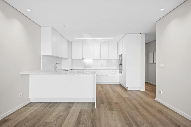 Apartamento T3 para Venda em Estreito de Camara de Lobos Foto 3