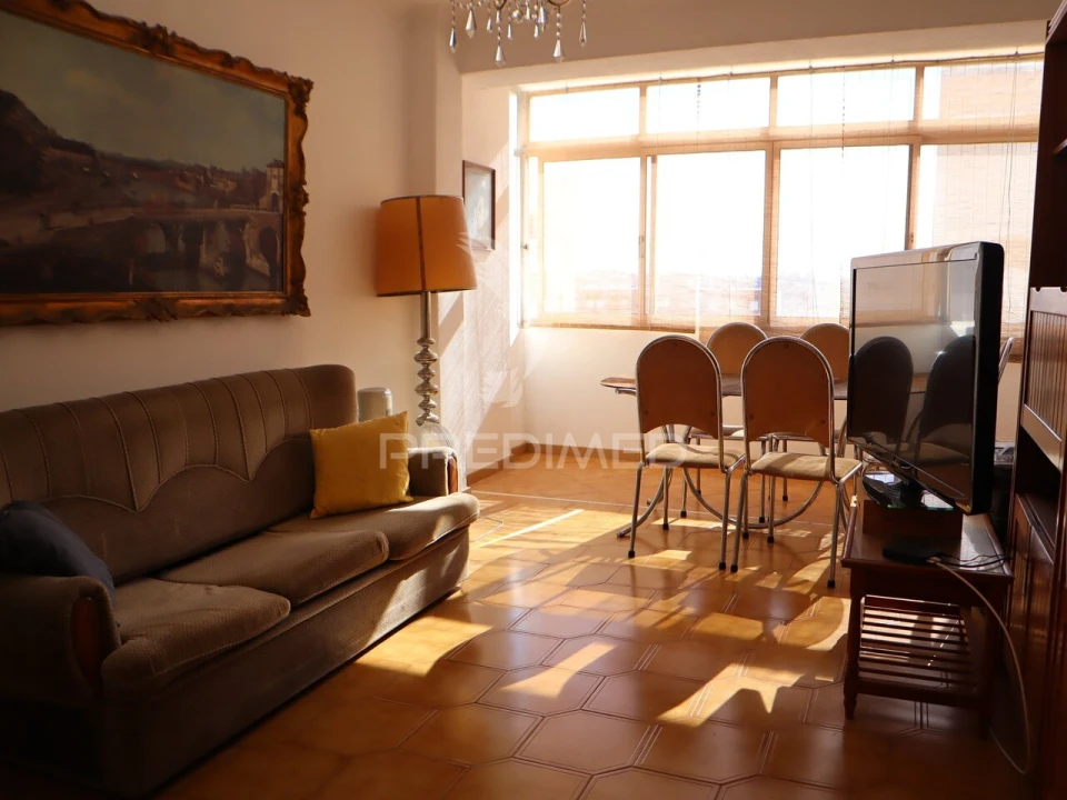 Apartamento T2 para Venda em Almada, Cova da Piedade, Pragal e Cacilhas Foto 1
