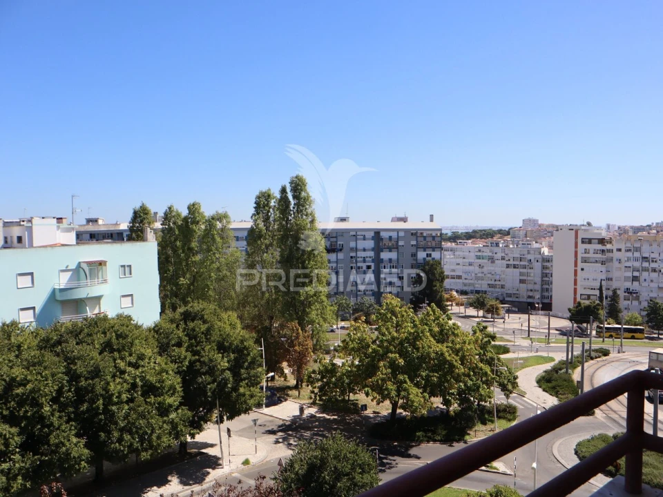 Apartamento T2 para Venda em Almada, Cova da Piedade, Pragal e Cacilhas Foto 16