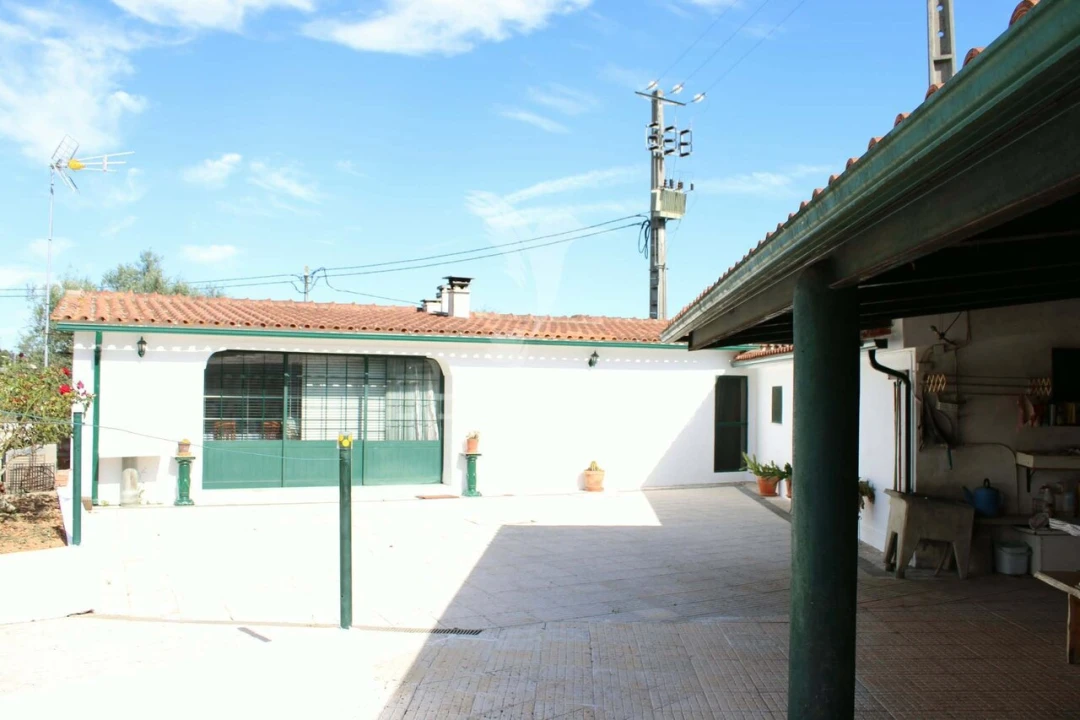 Moradia T3 para Venda em Aguas Belas Foto 9