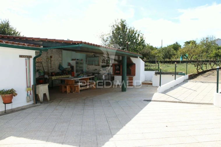 Moradia T3 para Venda em Aguas Belas Foto 28