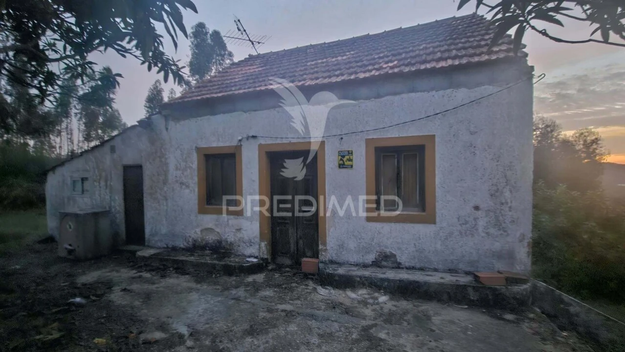 Moradia T3 para Venda em Areias e Pias Foto 1