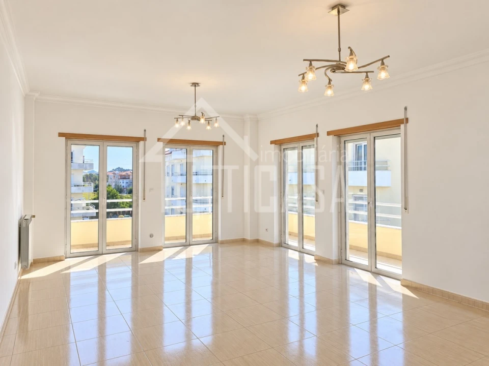 Apartamento T3 para Venda em Malveira e São Miguel de Alcainça Foto 1