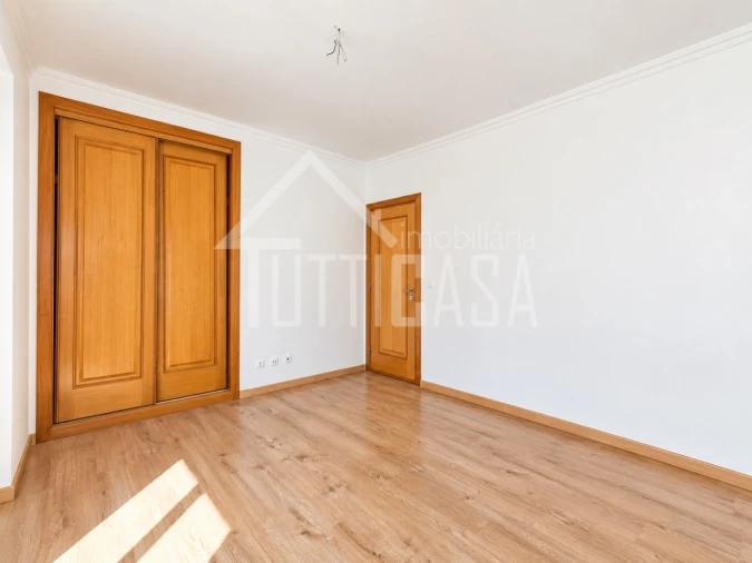 Apartamento T3 para Venda em Malveira e São Miguel de Alcainça Foto 27