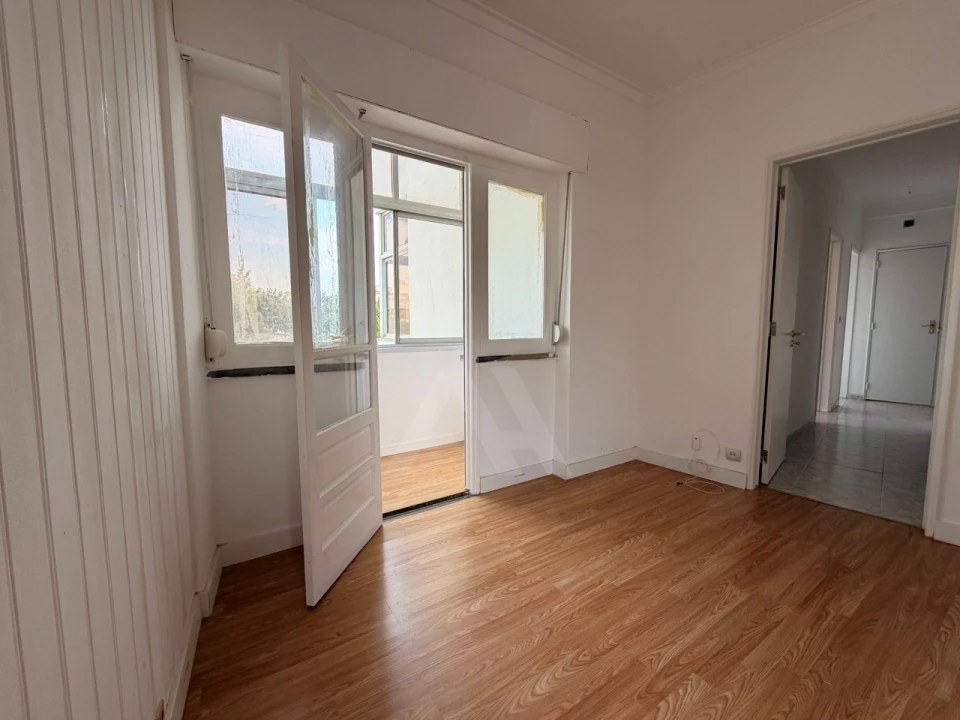 Apartamento T1 para Venda em Agualva e Mira-Sintra Foto 16