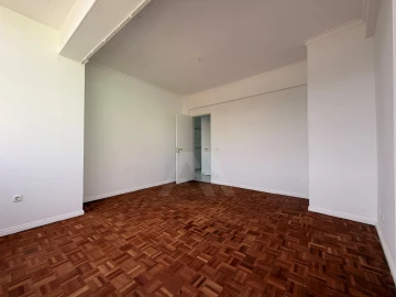 Apartamento T1 para Venda em Agualva e Mira-Sintra
