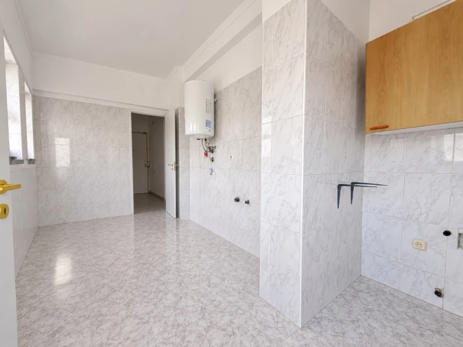 Apartamento T1 para Venda em Agualva e Mira-Sintra Foto 6