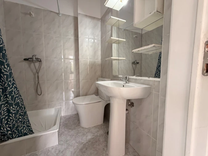 Apartamento T1 para Venda em Agualva e Mira-Sintra Foto 12