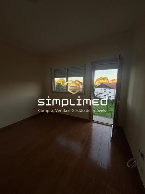 Apartamento T1 para Arrendamento em Oliveira do Douro