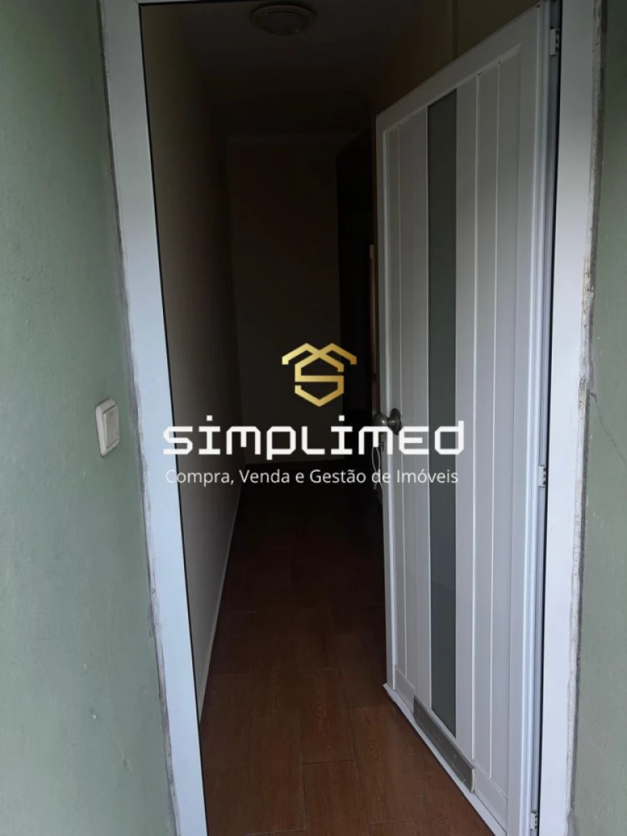 Apartamento T1 para Arrendamento em Oliveira do Douro Foto 13