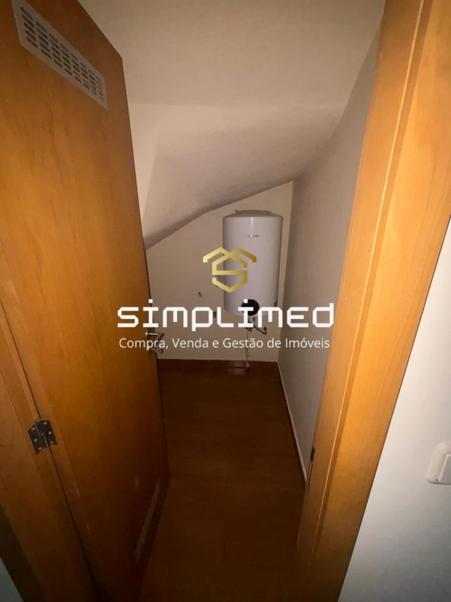 Apartamento T1 para Arrendamento em Oliveira do Douro Foto 5