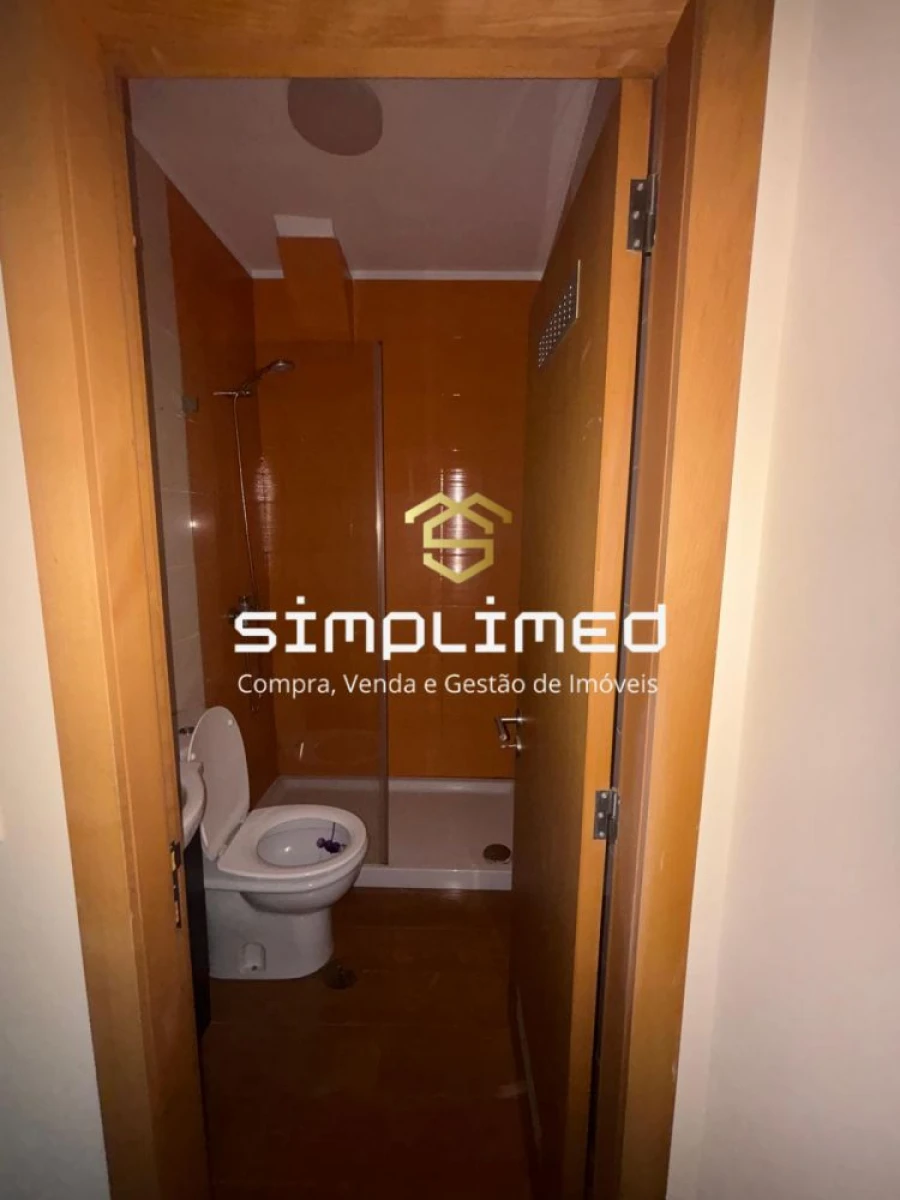 Apartamento T1 para Arrendamento em Oliveira do Douro Foto 6