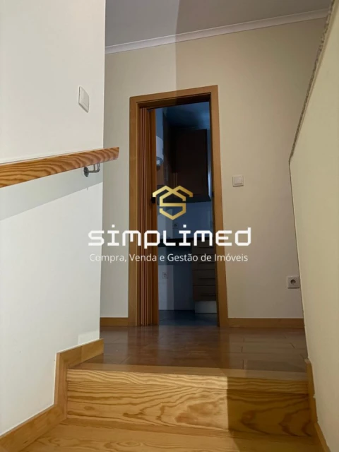 Apartamento T2 para Arrendamento em Oliveira do Douro