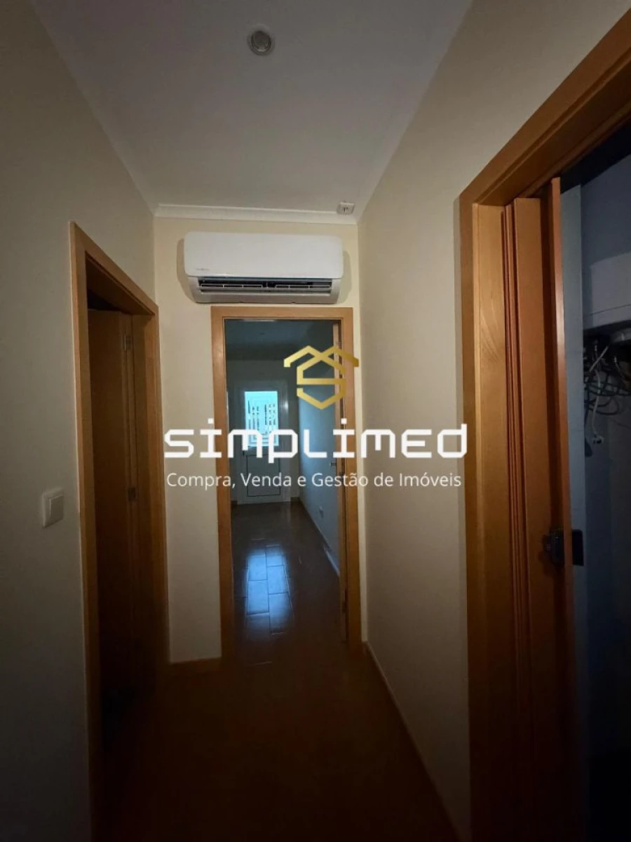 Apartamento T2 para Arrendamento em Oliveira do Douro Foto 7