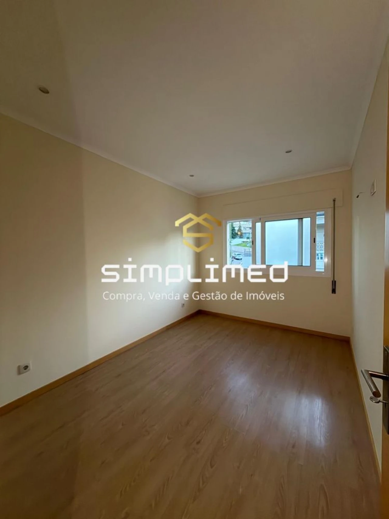 Apartamento T2 para Arrendamento em Oliveira do Douro Foto 5