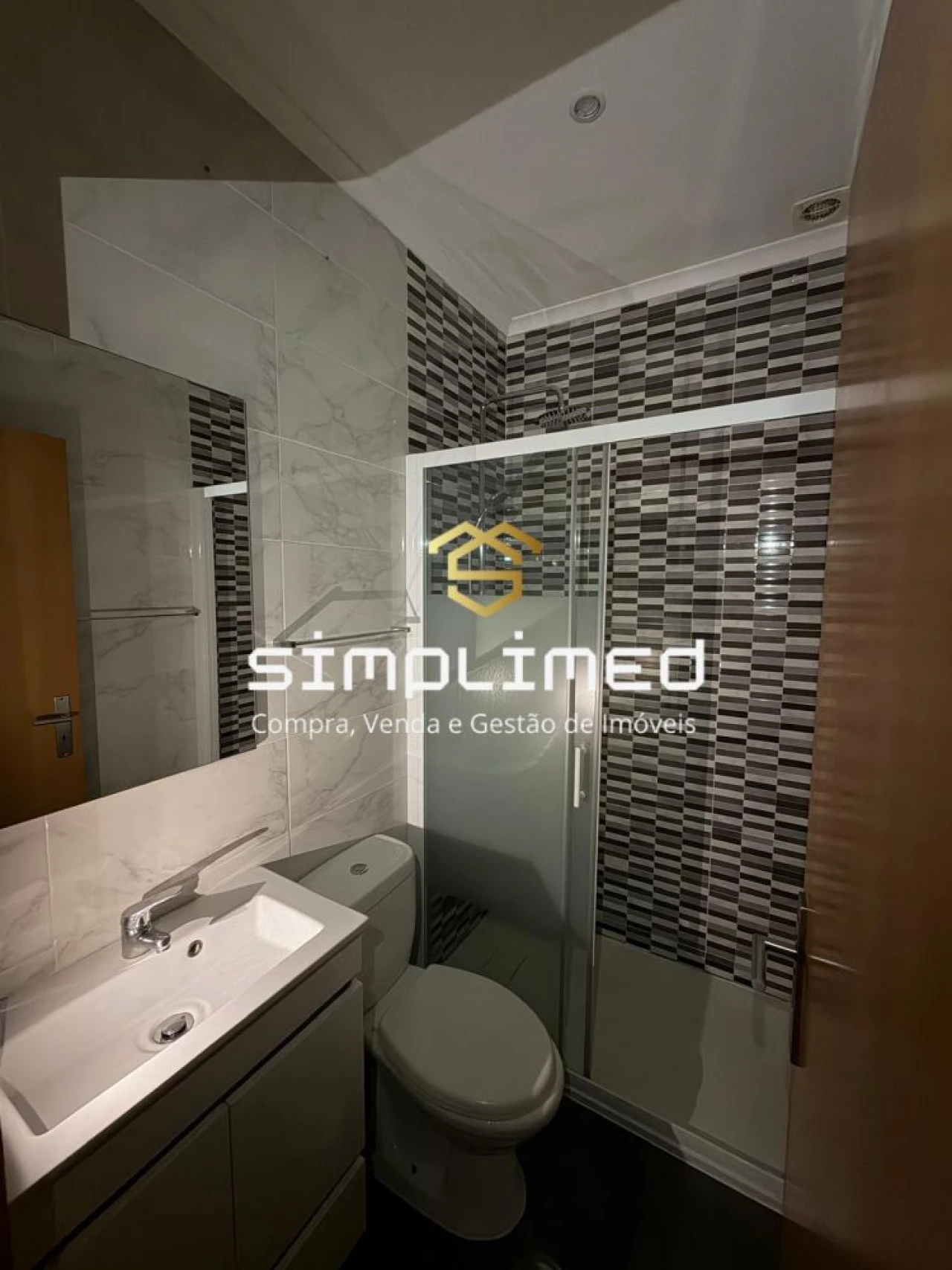 Apartamento T2 para Arrendamento em Oliveira do Douro Foto 4