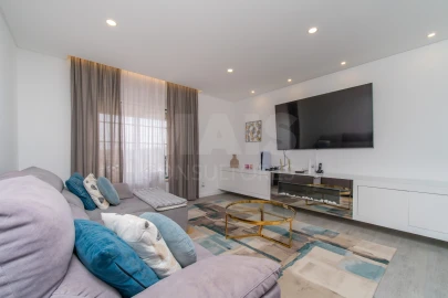 Apartamento T4 para Venda em Samora Correia