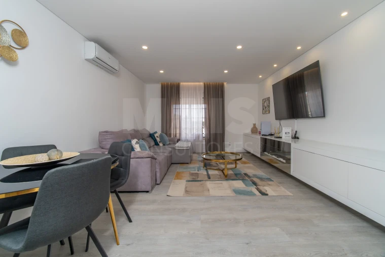 Apartamento T4 para Venda em Samora Correia Foto 9